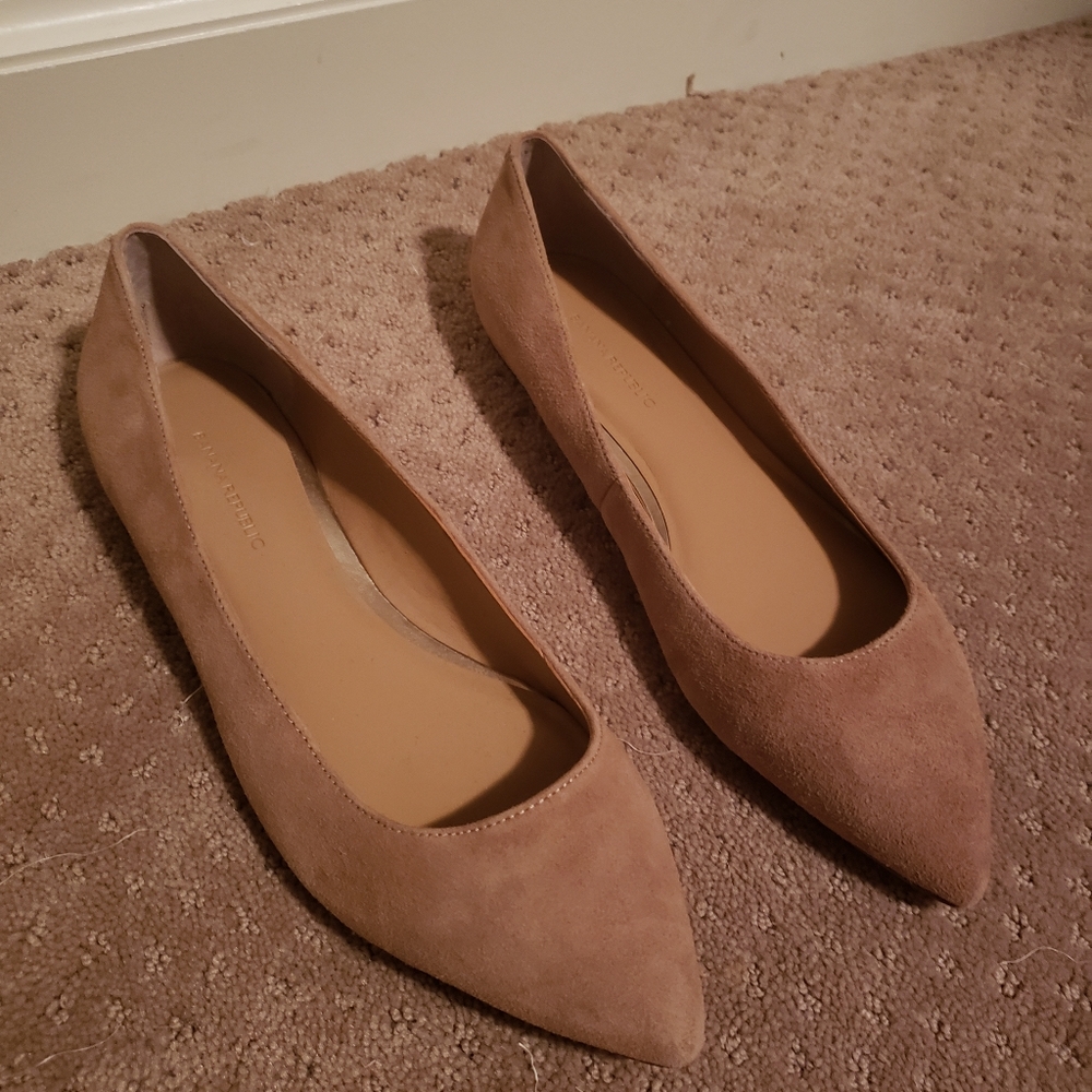 Banana Republic nude suede pointed toe flats